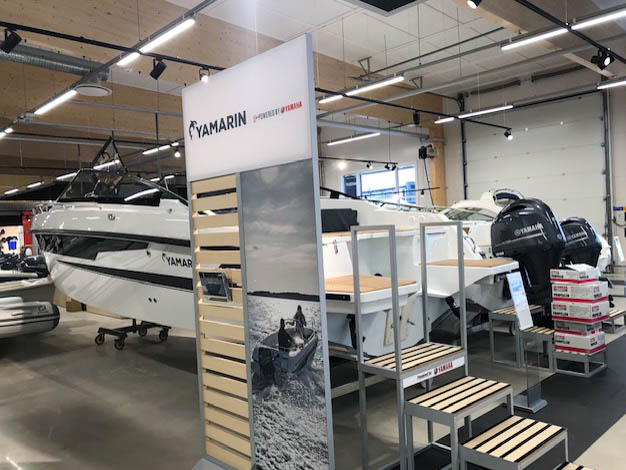 Yamarin 88 DC on esittelyssä Yamaha Center Tampereen avajaisissa