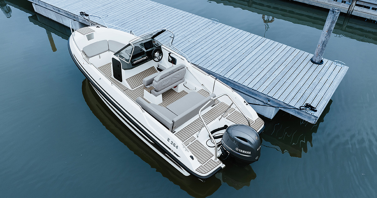 Yamarin 59 Side Console layout aerial view