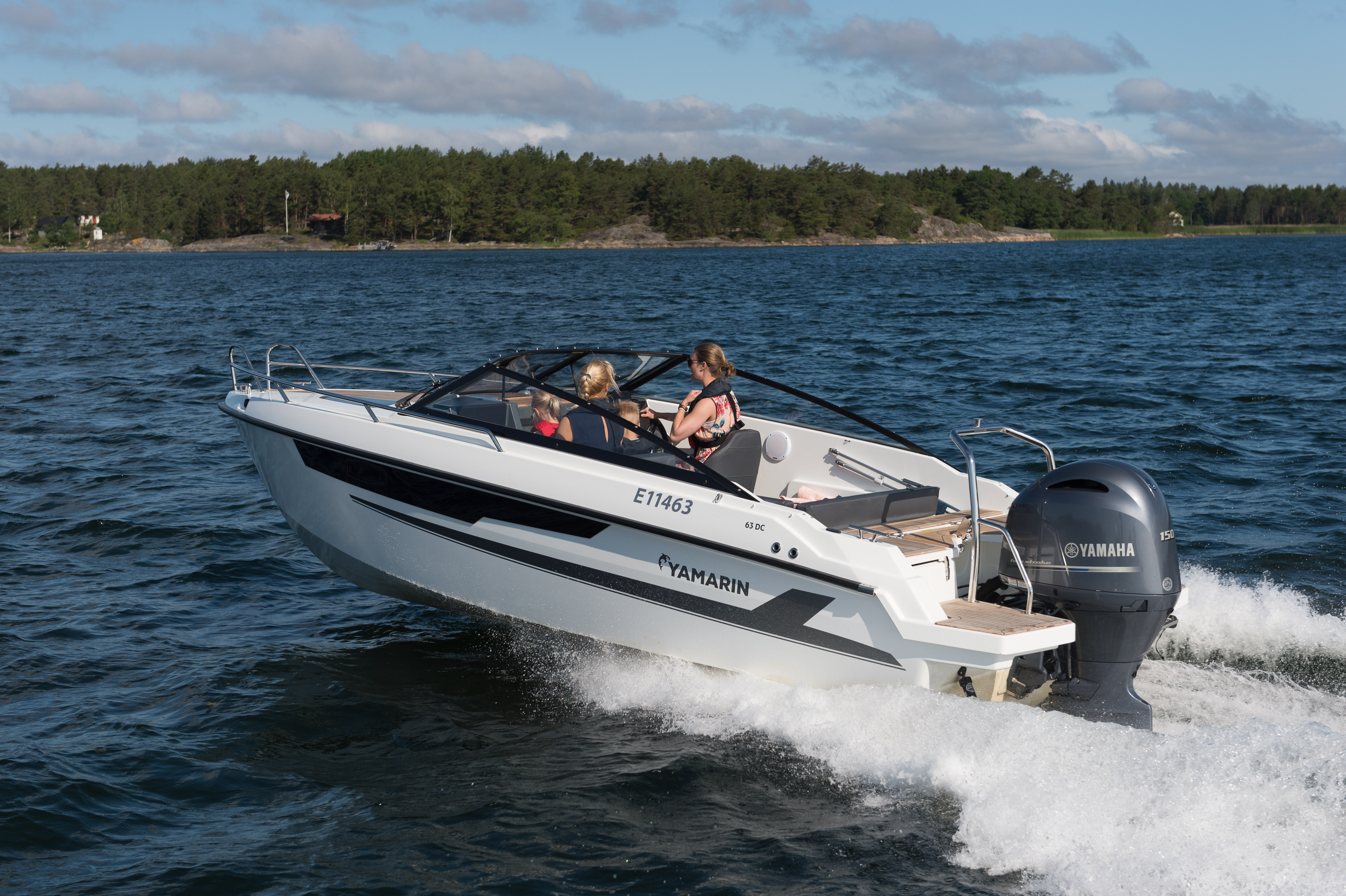 Yamarin 63 DC – modern new day cruiser for fun summer days on the water
