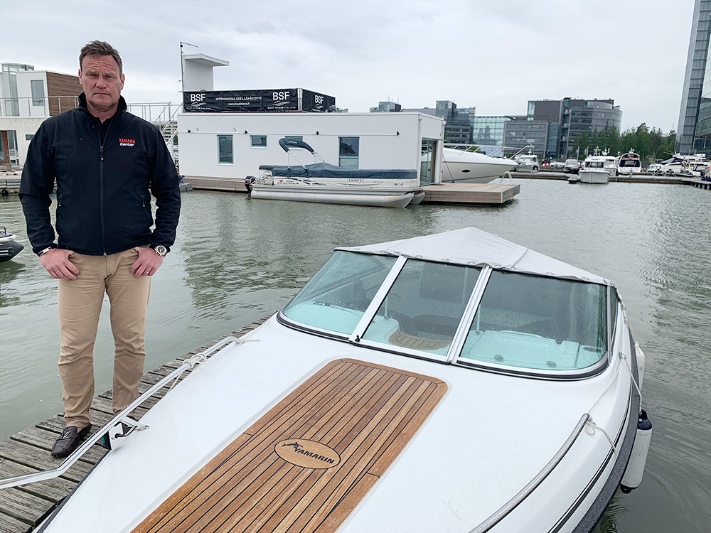 Koeajovene Yamarin Daycruiser ja Tomi Varjonen