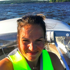 Nina Lindstedt ajaa Yamarin 63 DC:llä