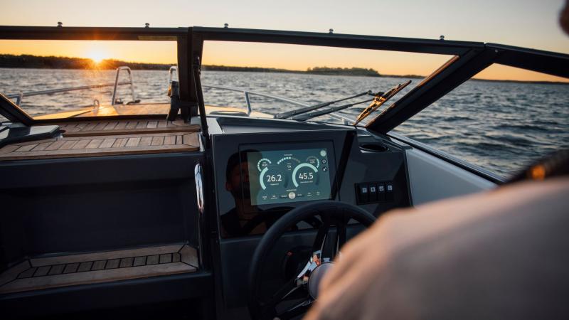 Yamarin 63DC with Q infotainment system