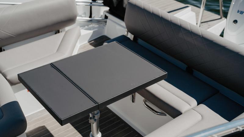 Yamarin 88 DC Premium aft sofa