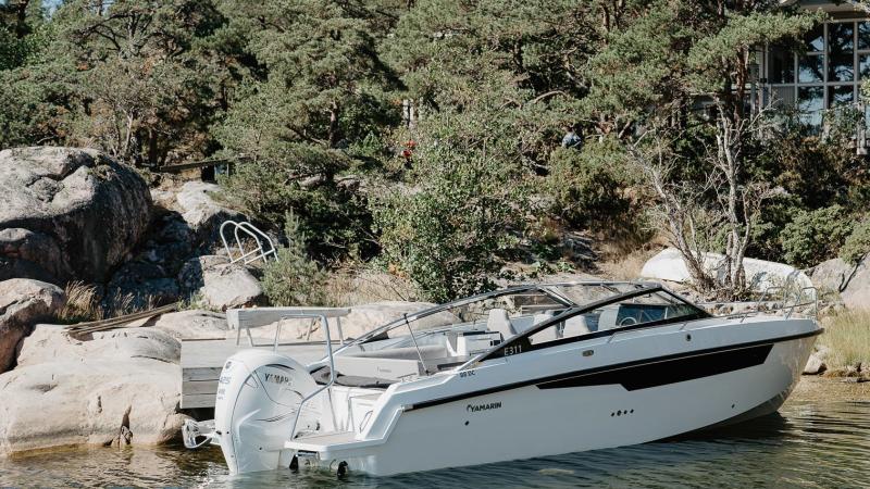 Yamarin 88 DC Premium at the pier
