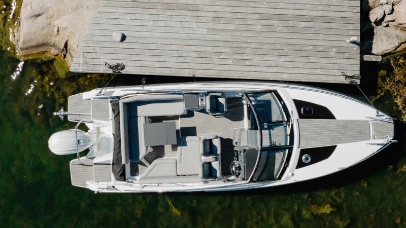 Yamarin 88 DC Premium at the pier